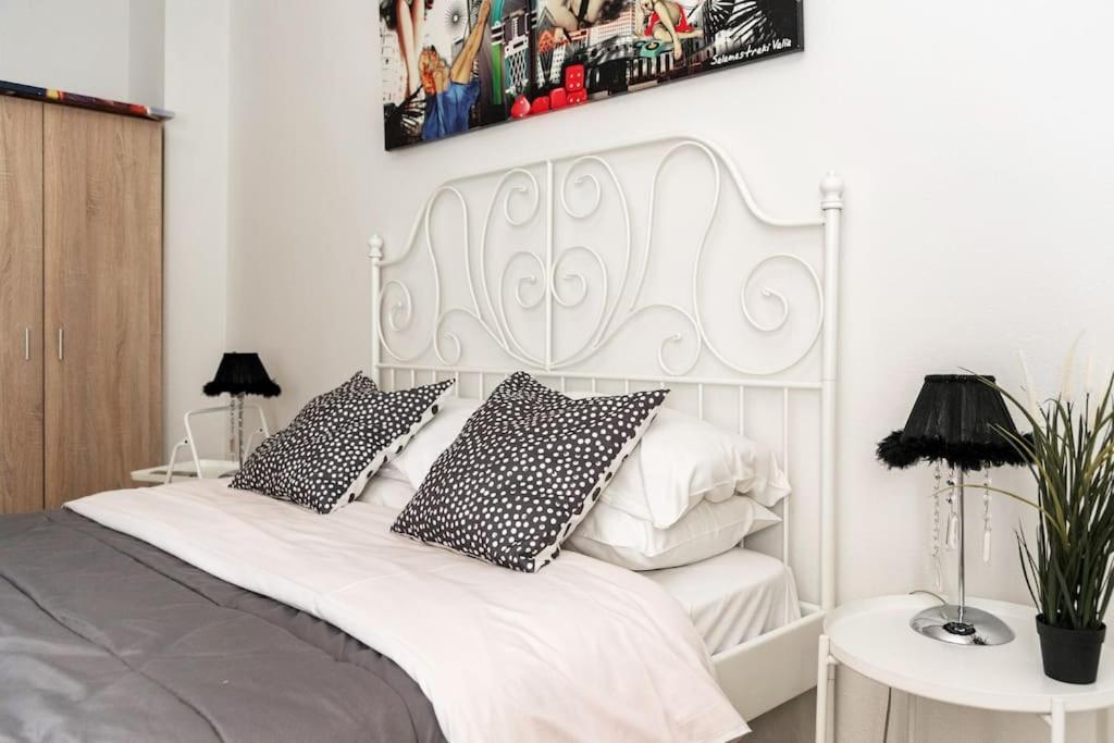 Downtown Apt With Garden In Plaka Διαμέρισμα Αθήνα Εξωτερικό φωτογραφία